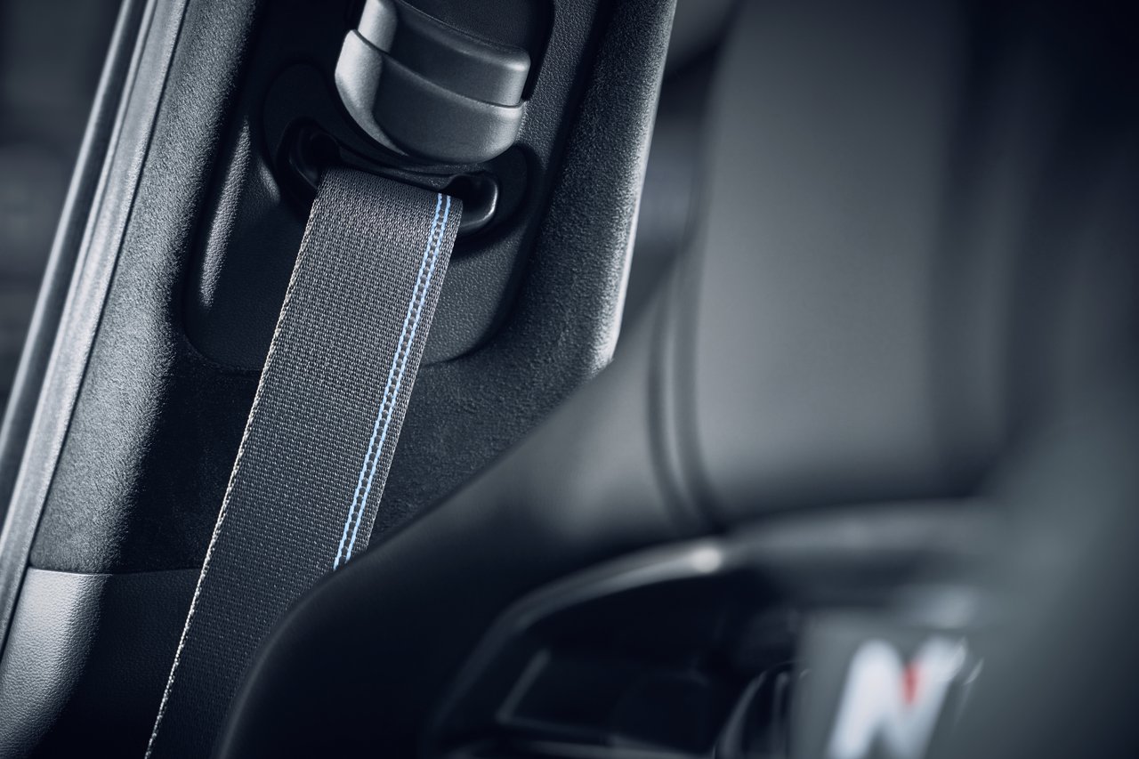 Hyundai IONIQ 6 - Miniature 8