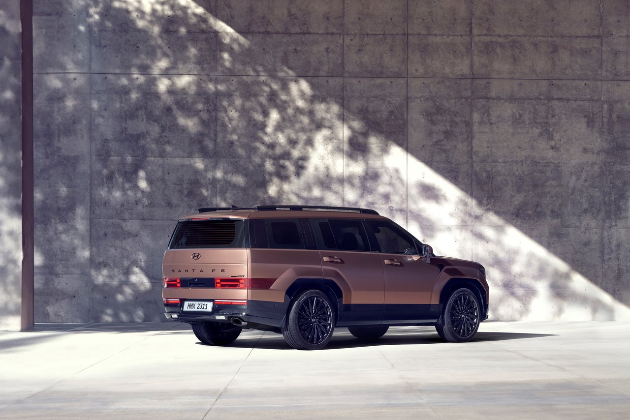 Hyundai Santa Fe HEV - Miniature 6