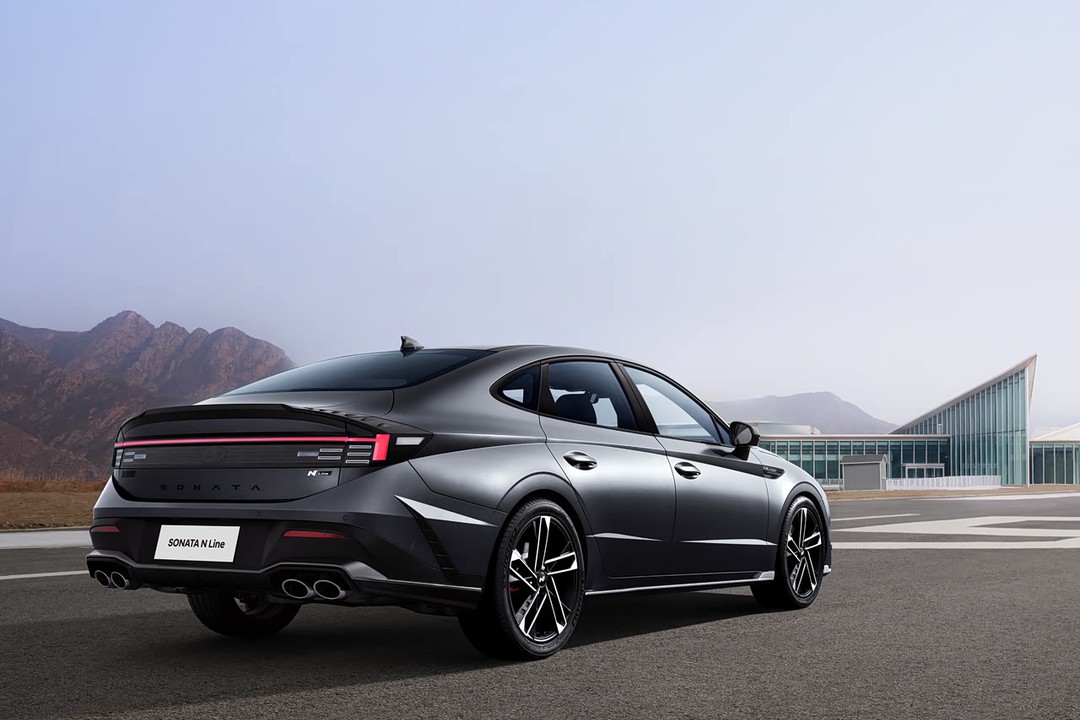Hyundai Sonata - Miniature 11