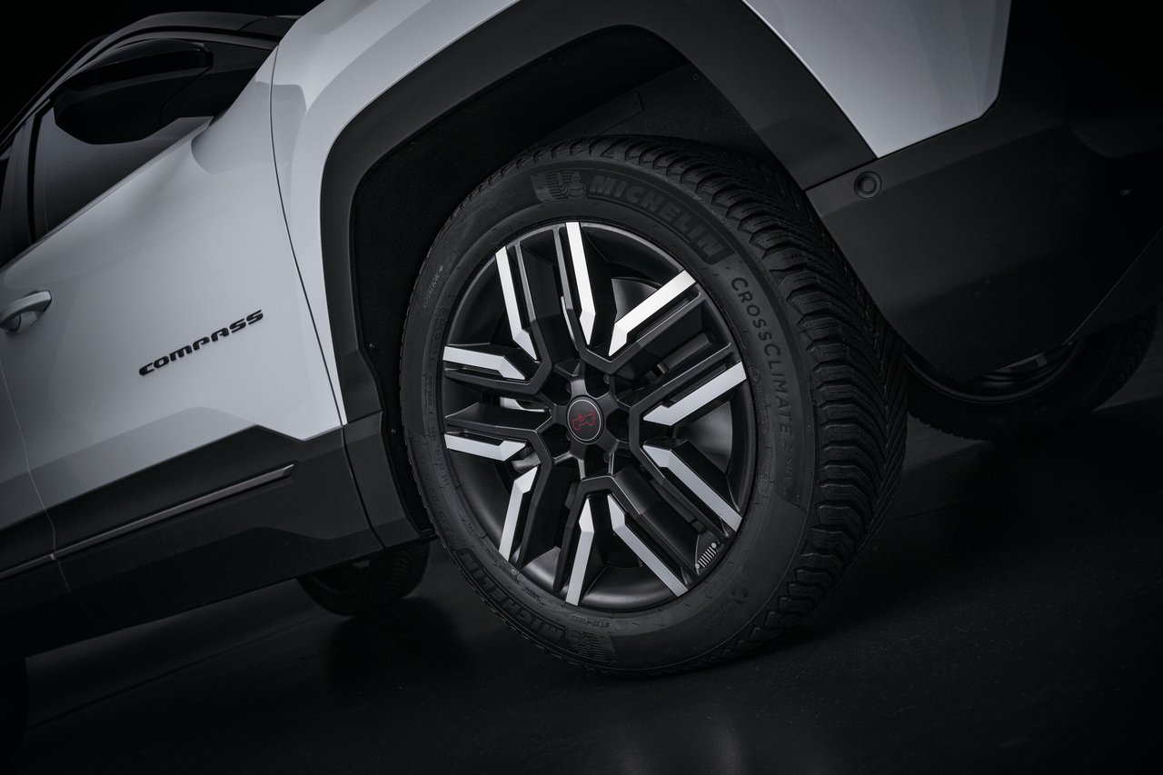 Jeep Compass - Miniature 5