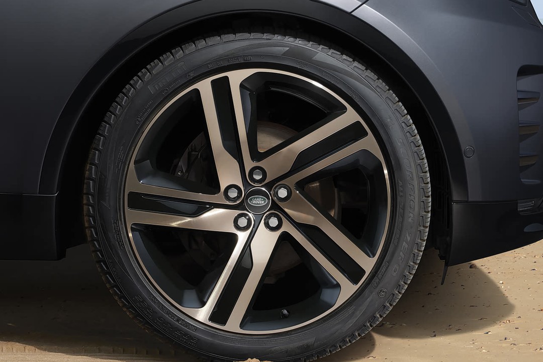 Land Rover Discovery Sport - Miniature 9
