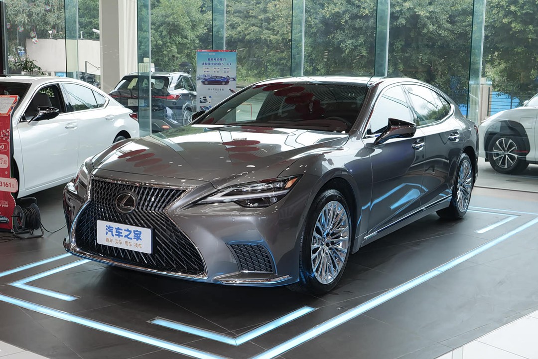 Lexus Ls - Miniature 3