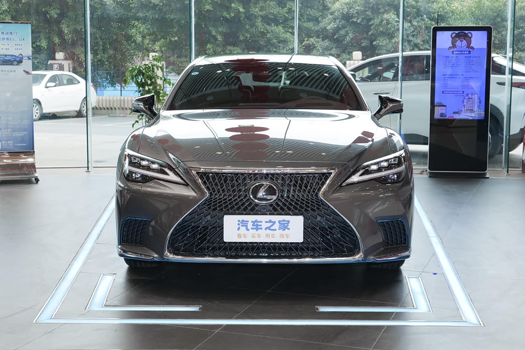 Lexus Ls - Miniature 4