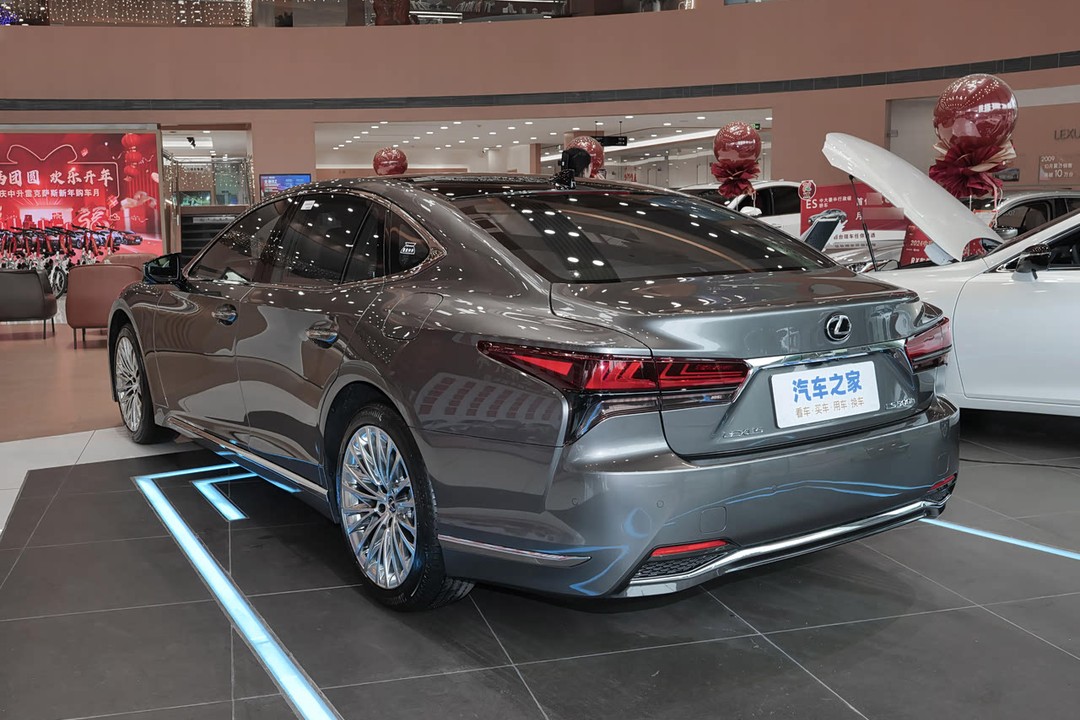 Lexus Ls - Miniature 7