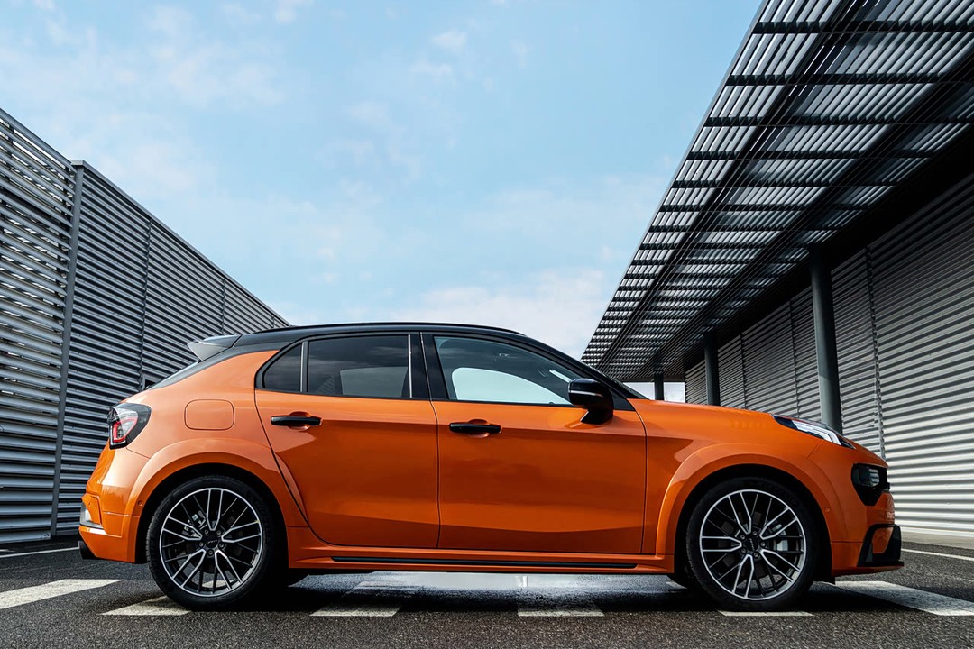 Lynk & Co 02 - Miniature 3