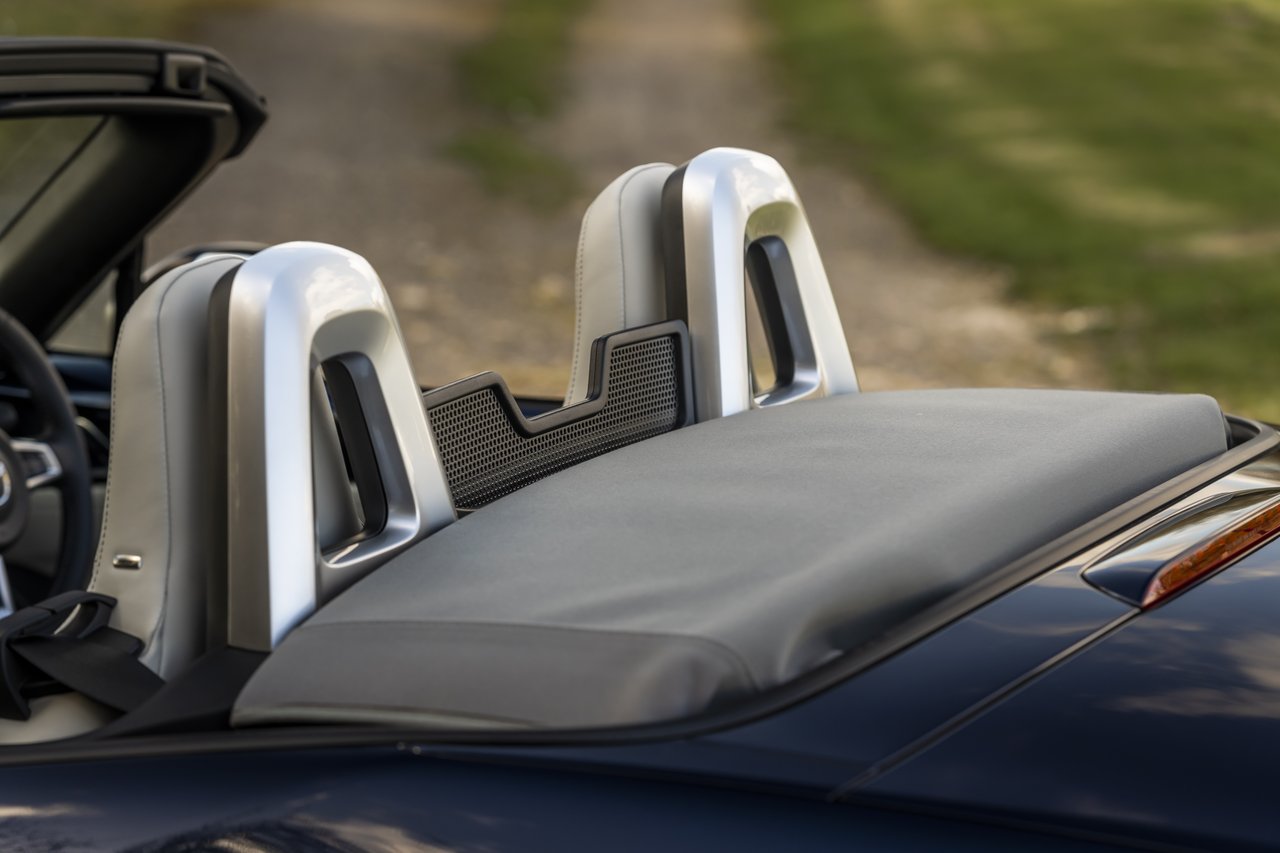 Mazda MX-5 - Miniature 9