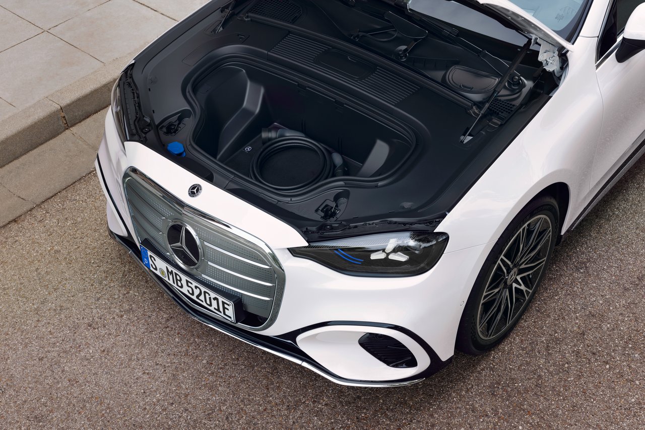 Mercedes Classe C - Miniature 5