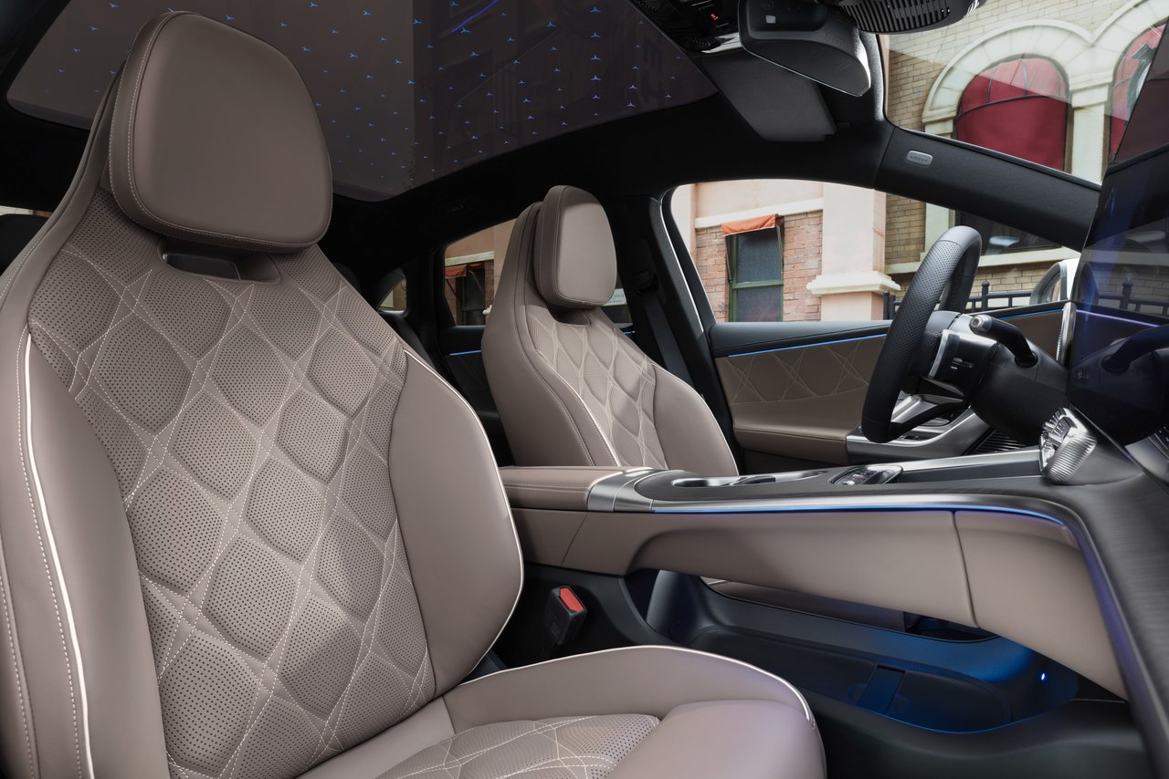 Mercedes Classe C - Miniature 7