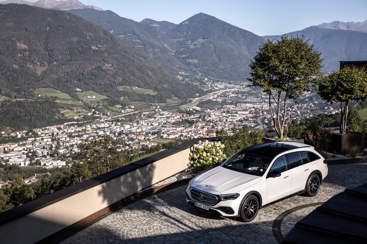 Mercedes Classe E - Miniature 3