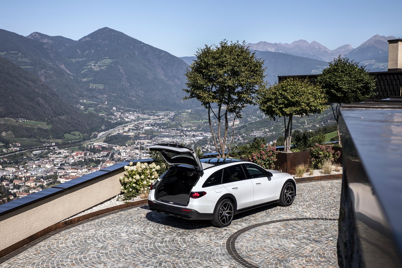 Mercedes Classe E - Miniature 4