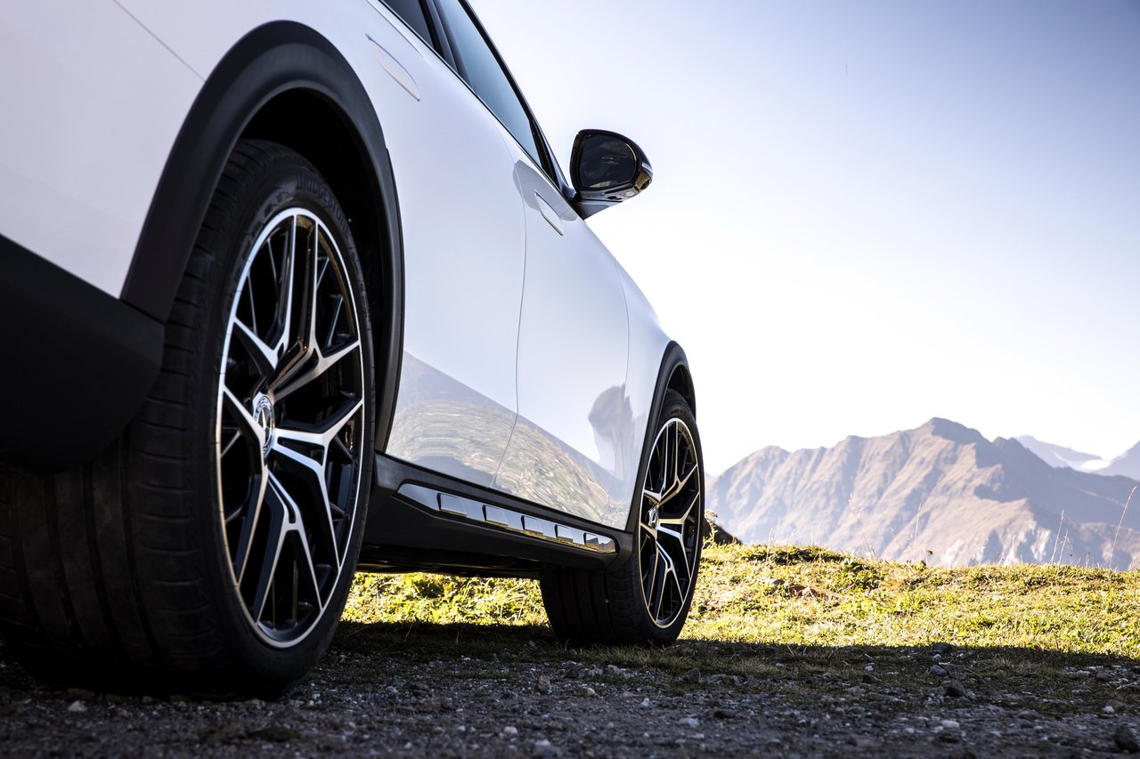 Mercedes Classe E - Miniature 6