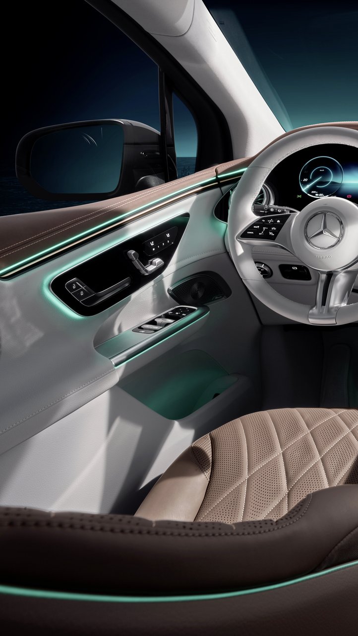 Mercedes EQE - Miniature 9