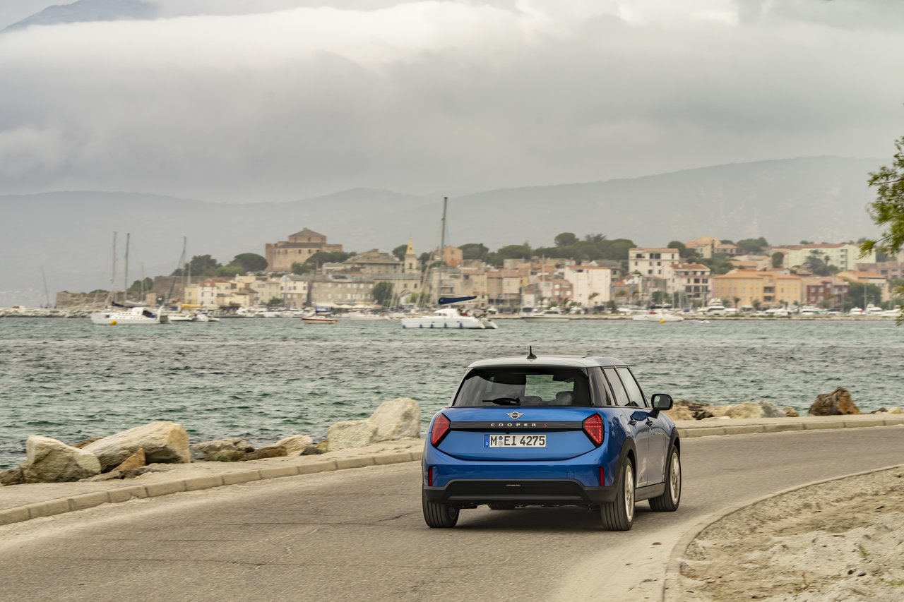 Mini Cooper 5 portes - Miniature 9