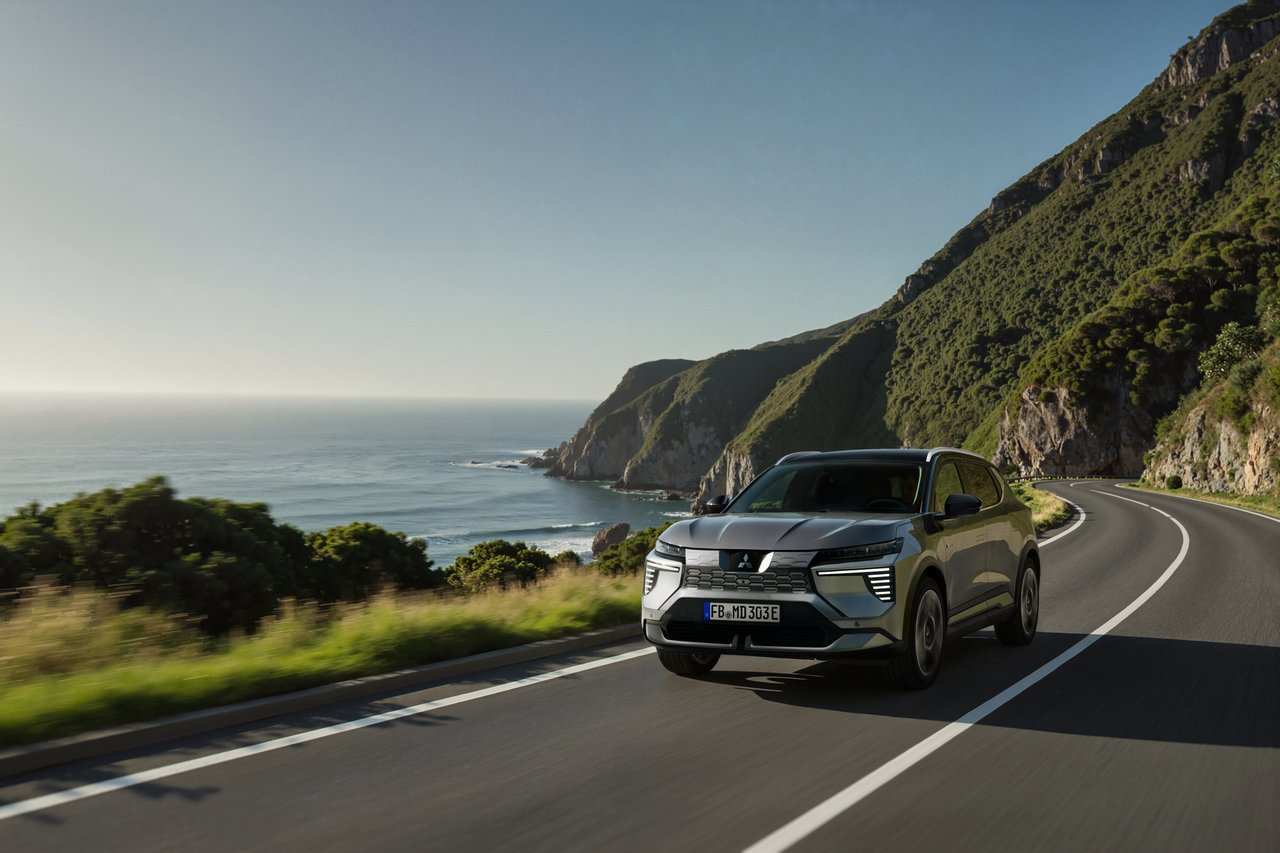 Mitsubishi Eclipse Cross PHEV - Miniature 4