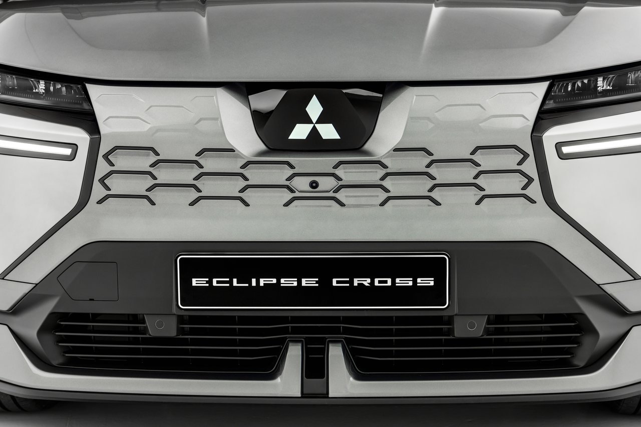 Mitsubishi Eclipse Cross PHEV - Miniature 5