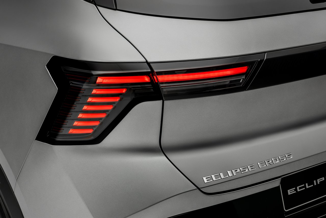 Mitsubishi Eclipse Cross PHEV - Miniature 6