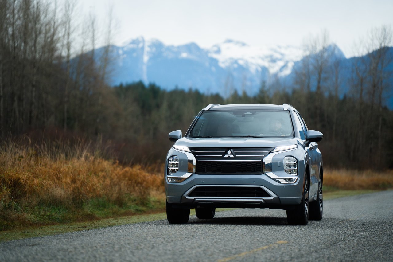 Mitsubishi Outlander PHEV - Miniature 2