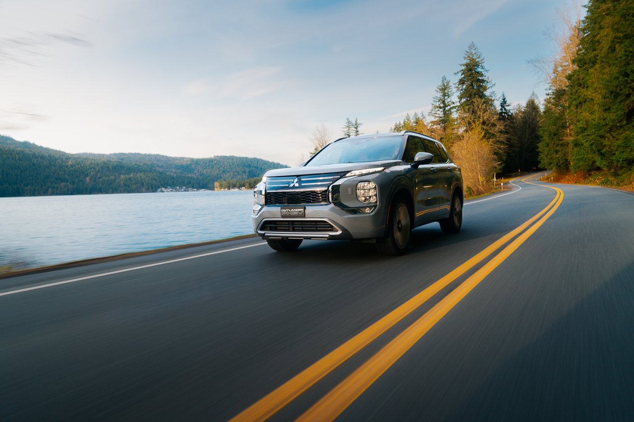Mitsubishi Outlander PHEV - Miniature 4