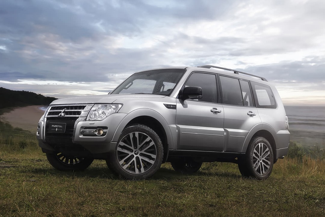 Mitsubishi Pajero - Miniature 5
