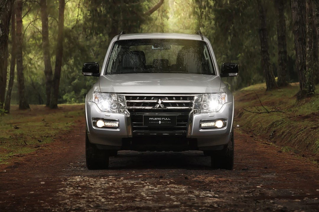 Mitsubishi Pajero - Miniature 6
