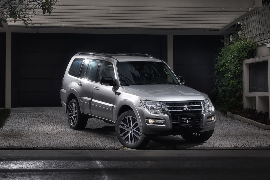 Mitsubishi Pajero - Miniature 7