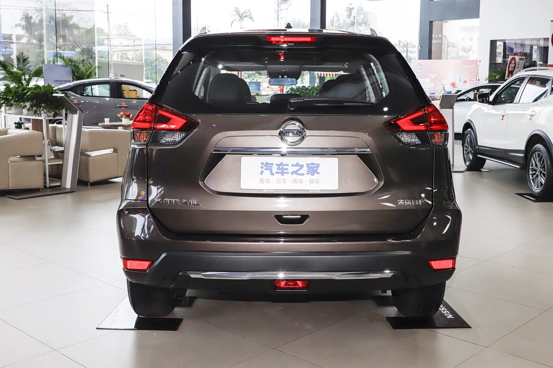 Nissan X Trail - Miniature 7