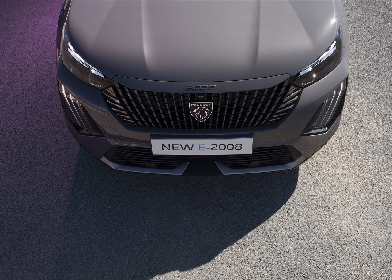 Peugeot 2008 - Miniature 4