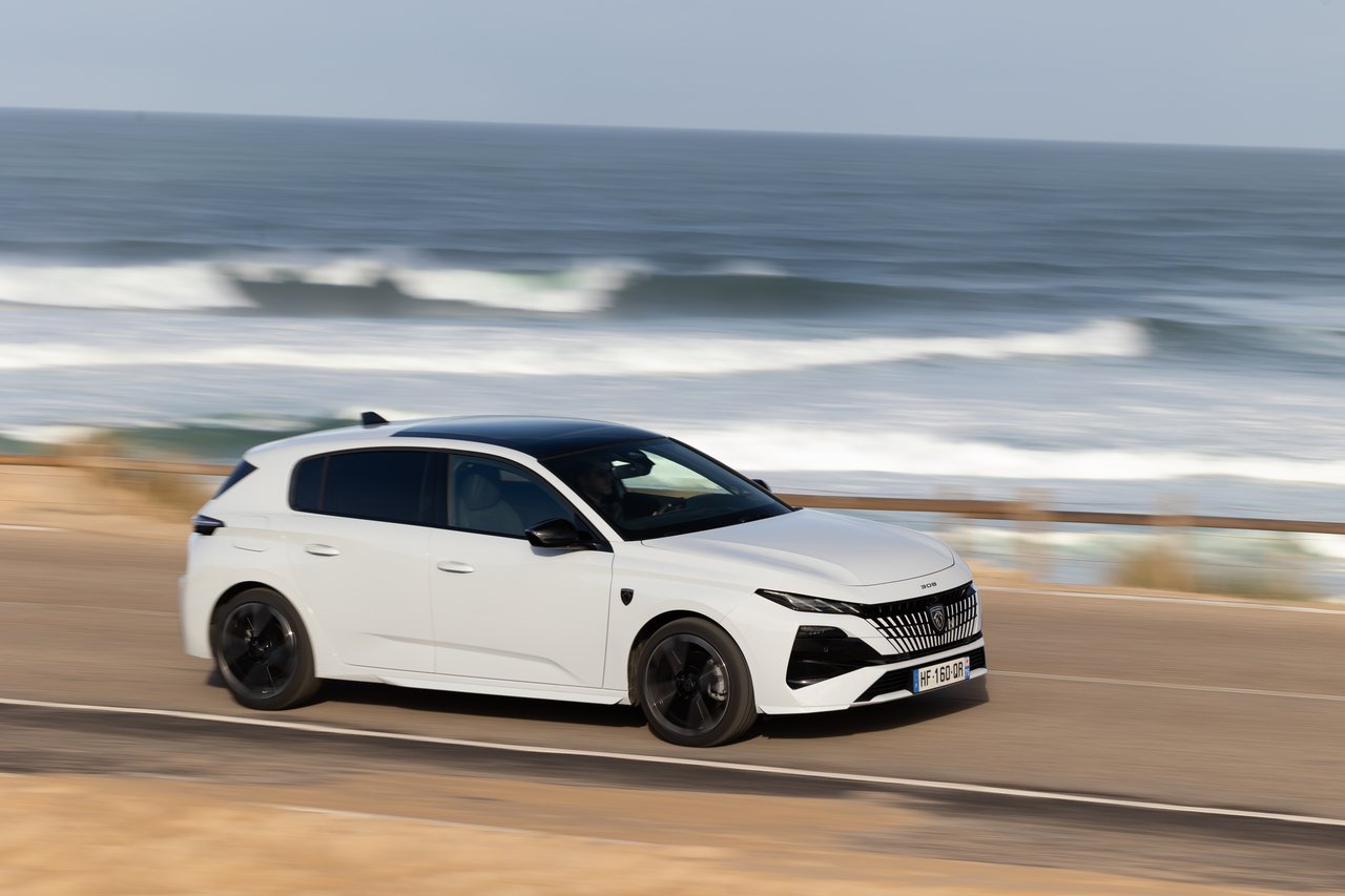 Peugeot 308 - Miniature 8
