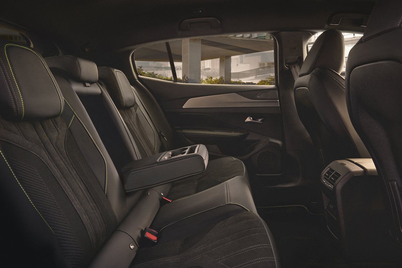 Peugeot 408 - Miniature 9