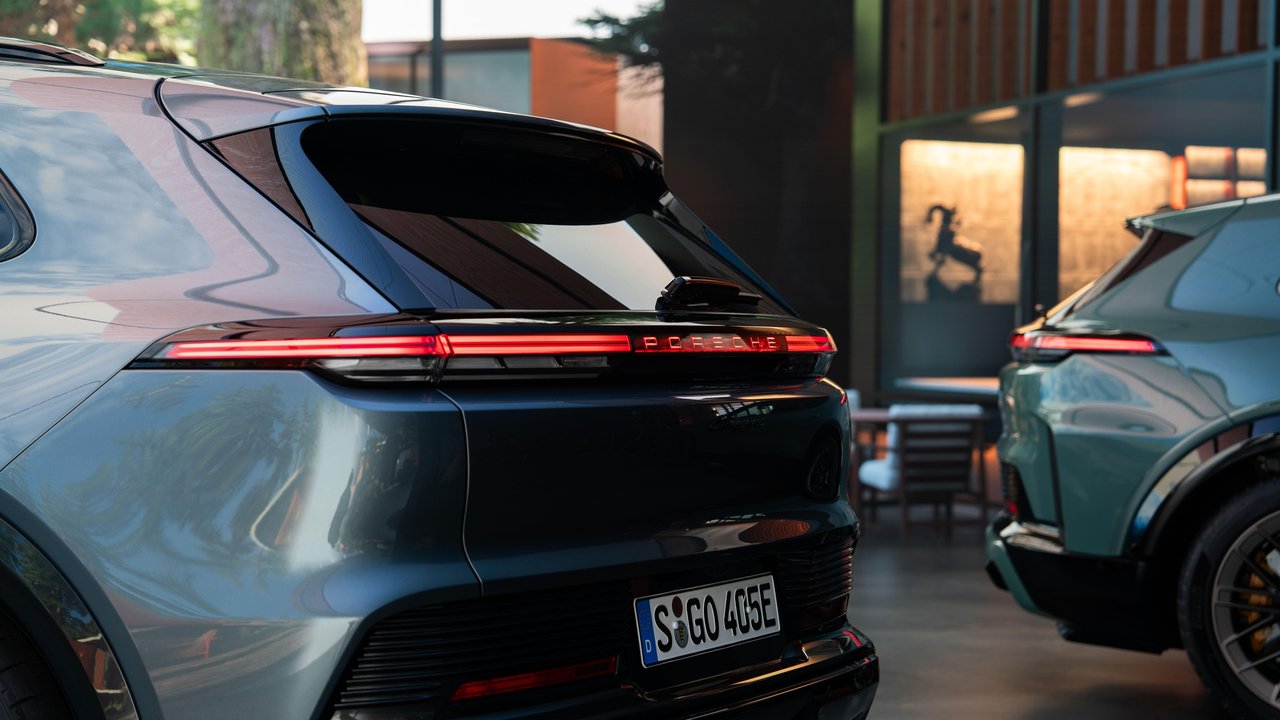 Porsche Cayenne - Miniature 2