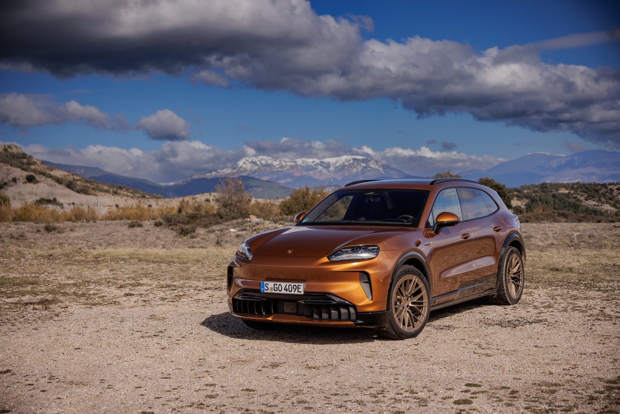 Porsche Cayenne - Miniature 4