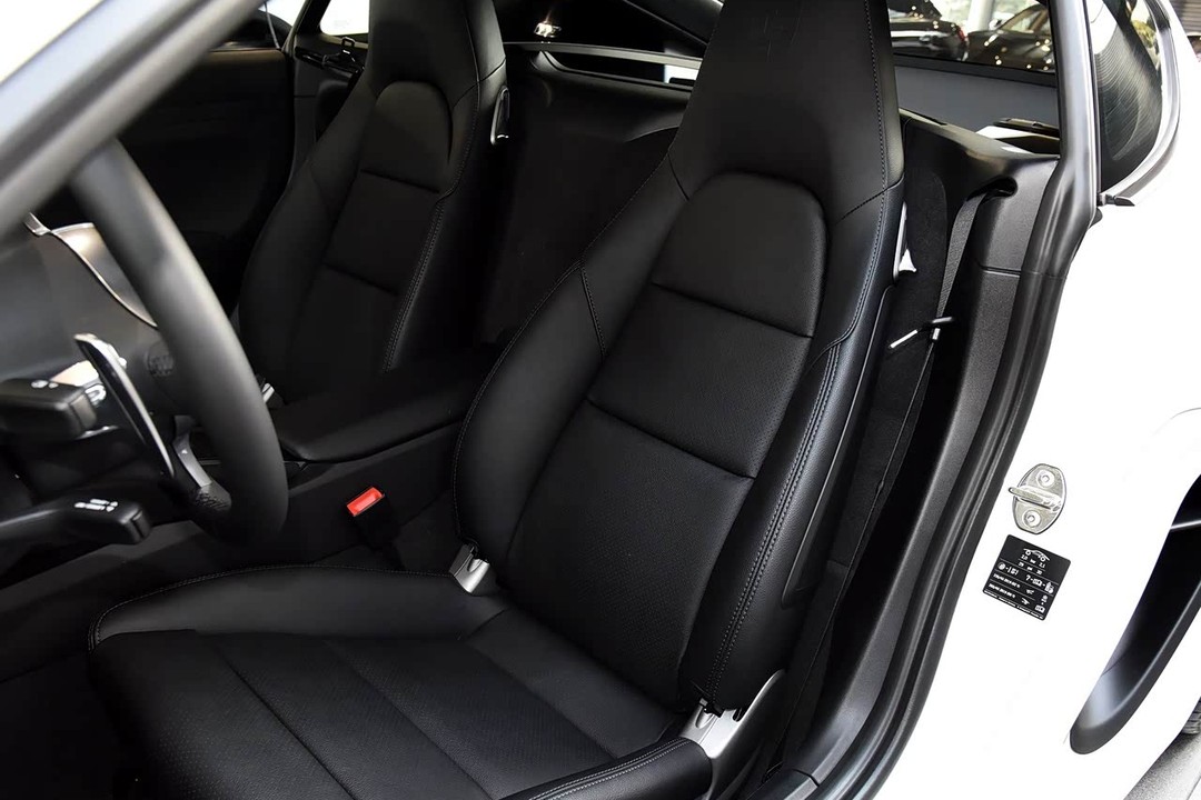 Porsche Cayman - Miniature 11