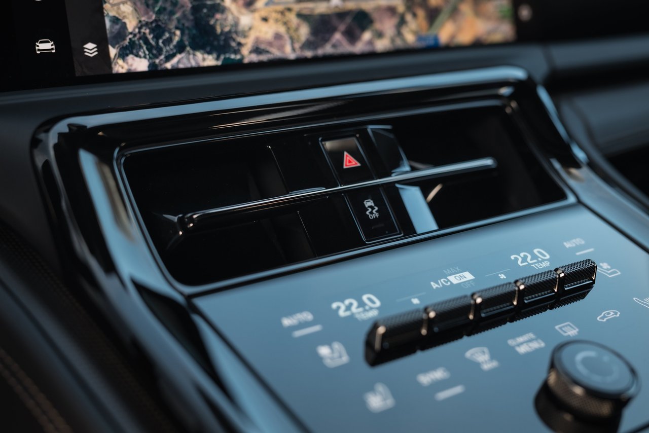 Porsche Panamera - Miniature 10
