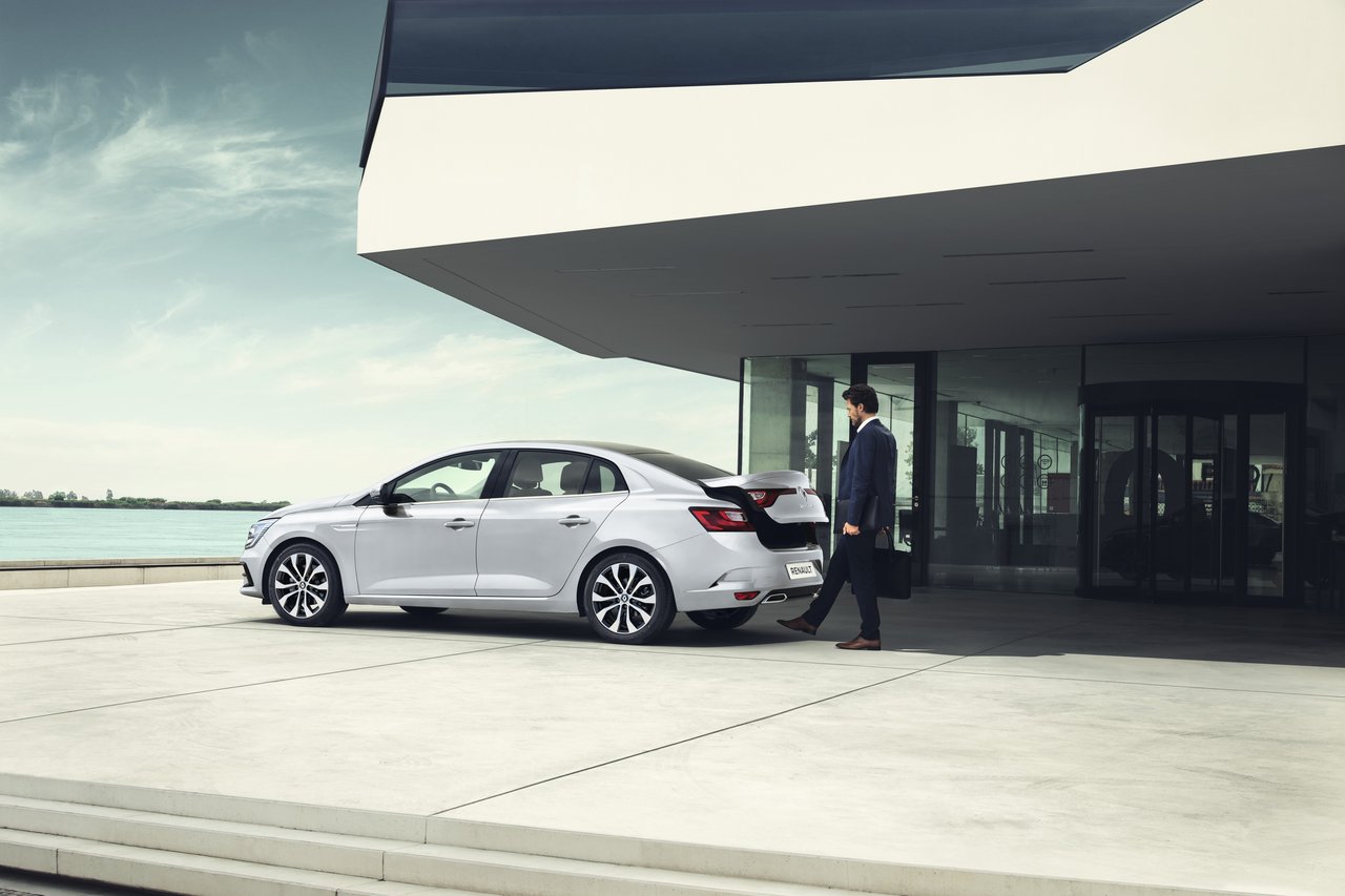 Renault Mégane Sedan - Miniature 2