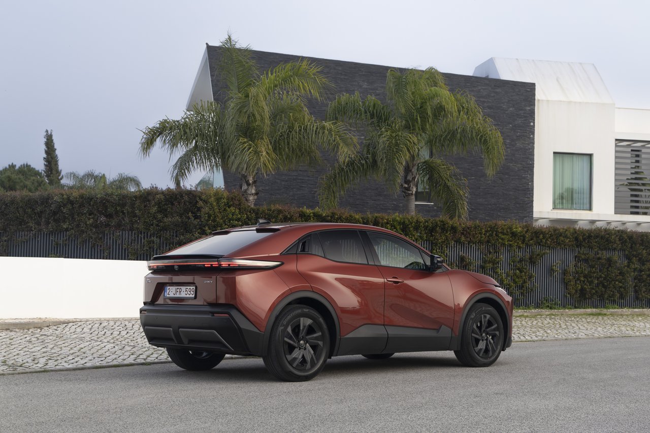 Toyota C-HR - Miniature 3