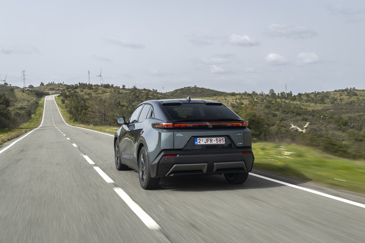 Toyota C-HR - Miniature 8