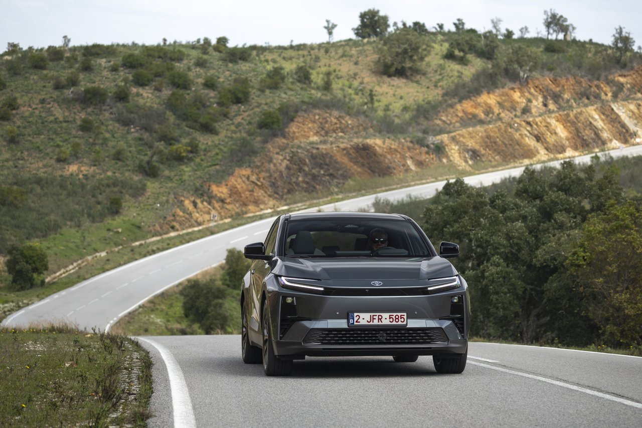Toyota C-HR - Miniature 9