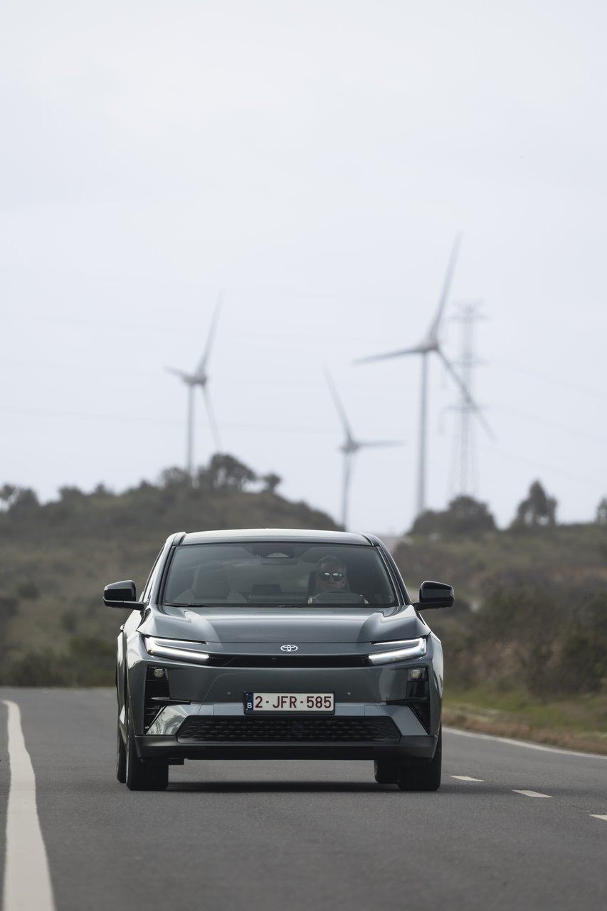 Toyota C-HR - Miniature 10