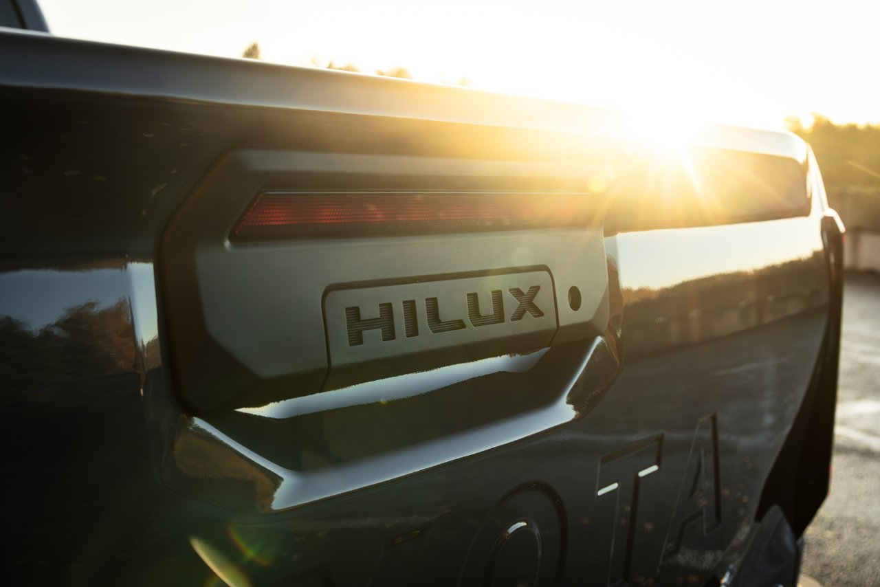 Toyota Hilux - Miniature 3