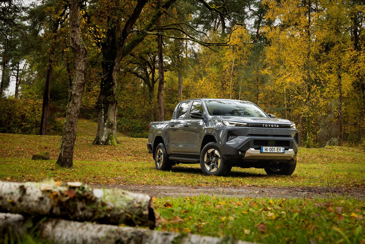 Toyota Hilux - Miniature 5