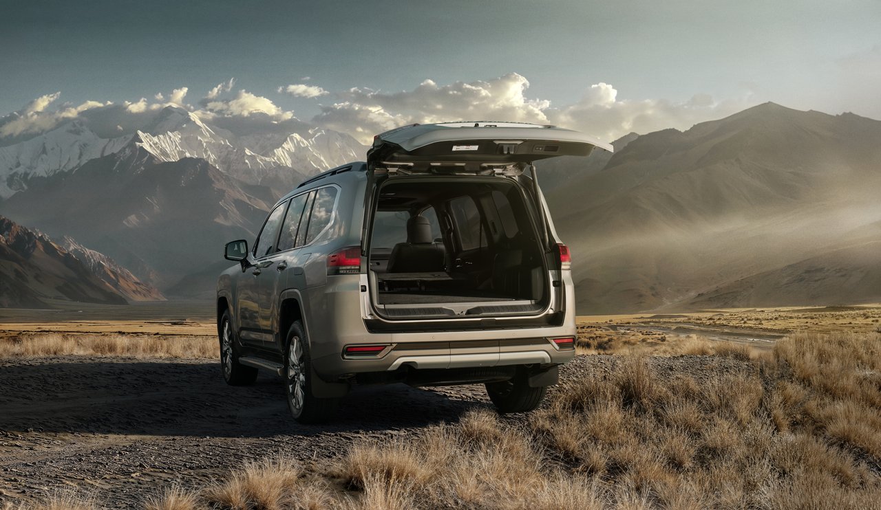 Toyota Land Cruiser 300 - Miniature 5