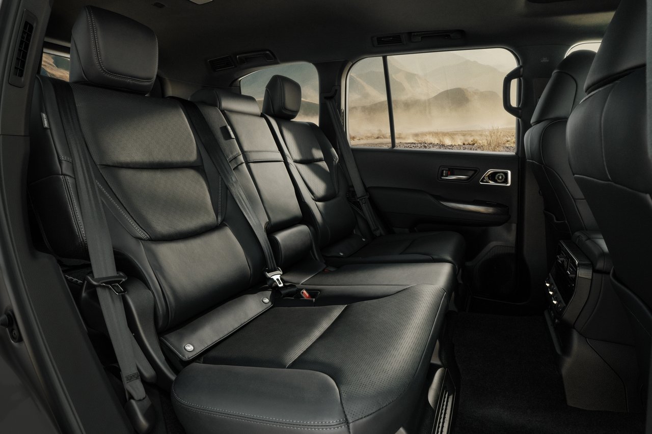 Toyota Land Cruiser 300 - Miniature 9
