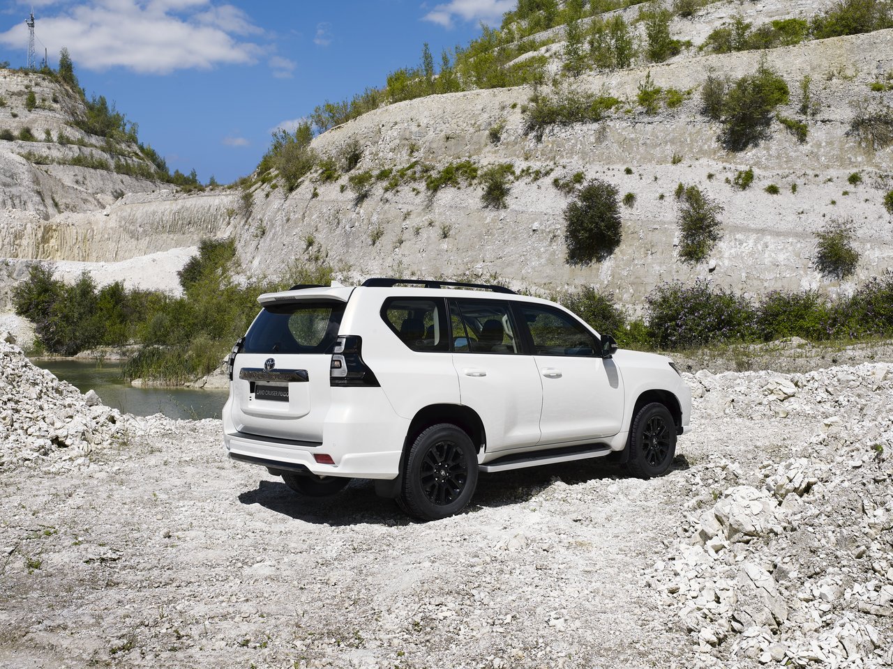 Toyota Land Cruiser Prado - Miniature 4