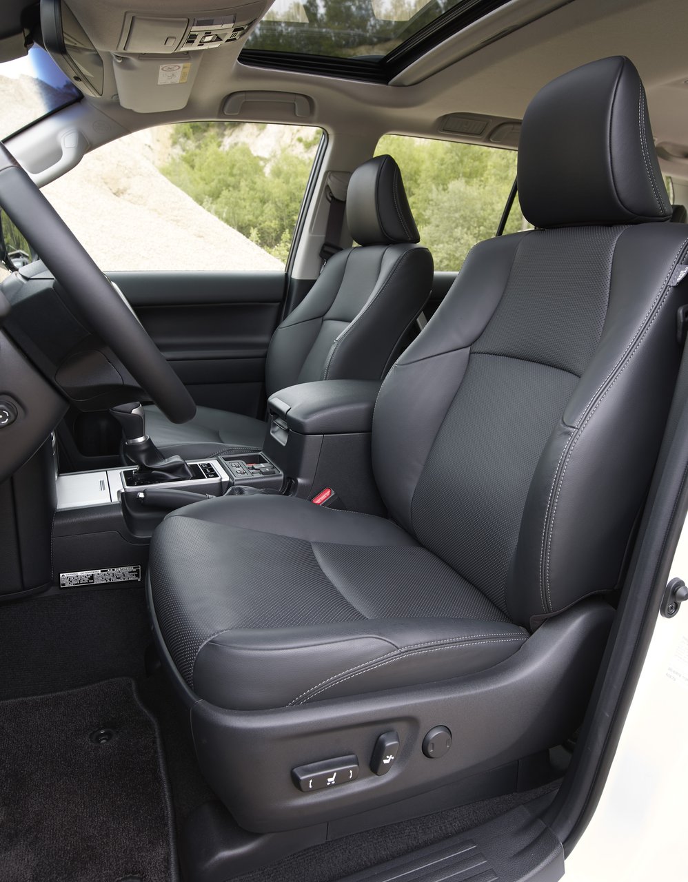 Toyota Land Cruiser Prado - Miniature 8