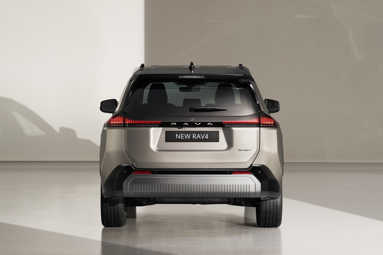 Toyota RAV4 - Miniature 3