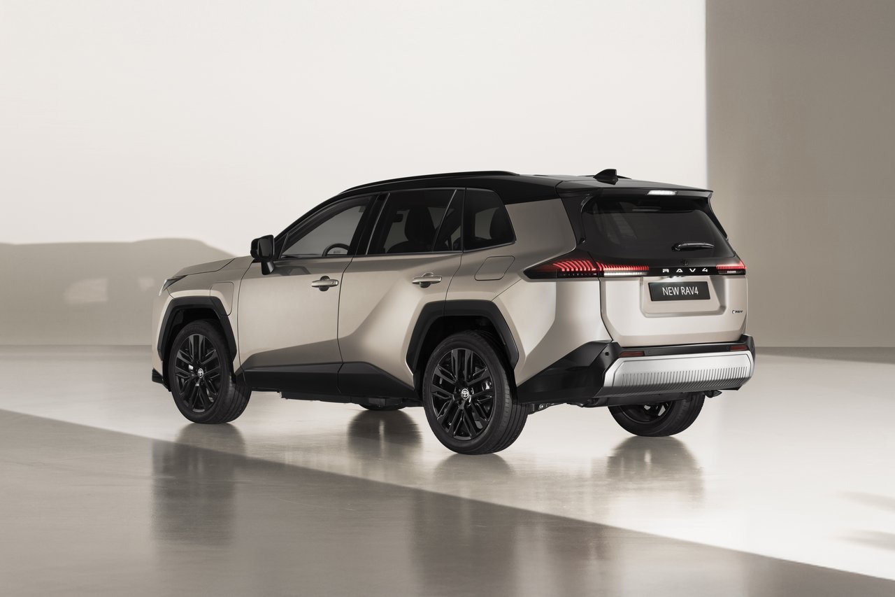 Toyota RAV4 - Miniature 4