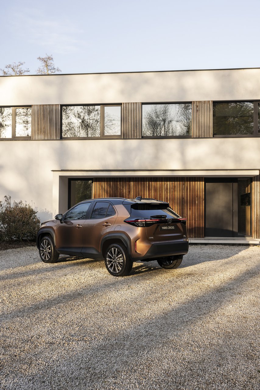 Toyota Yaris Cross - Miniature 2