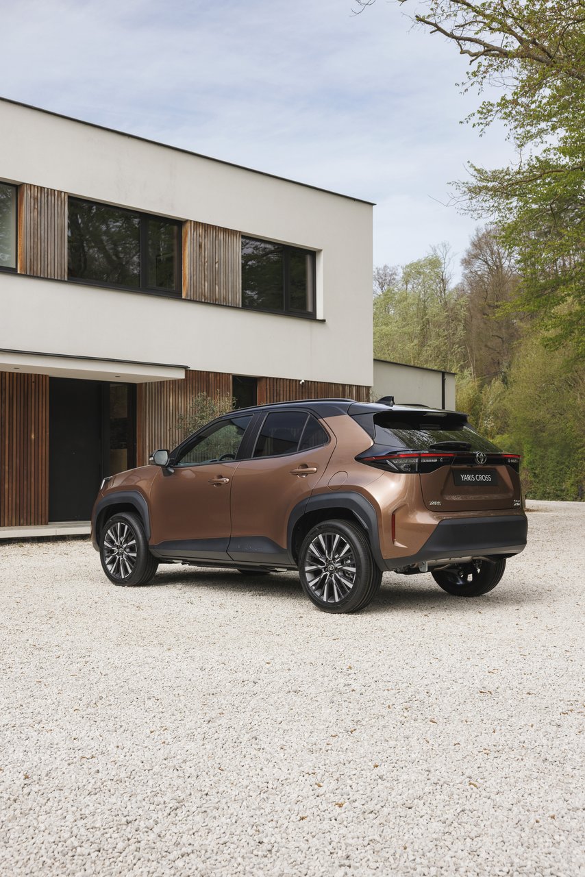 Toyota Yaris Cross - Miniature 3