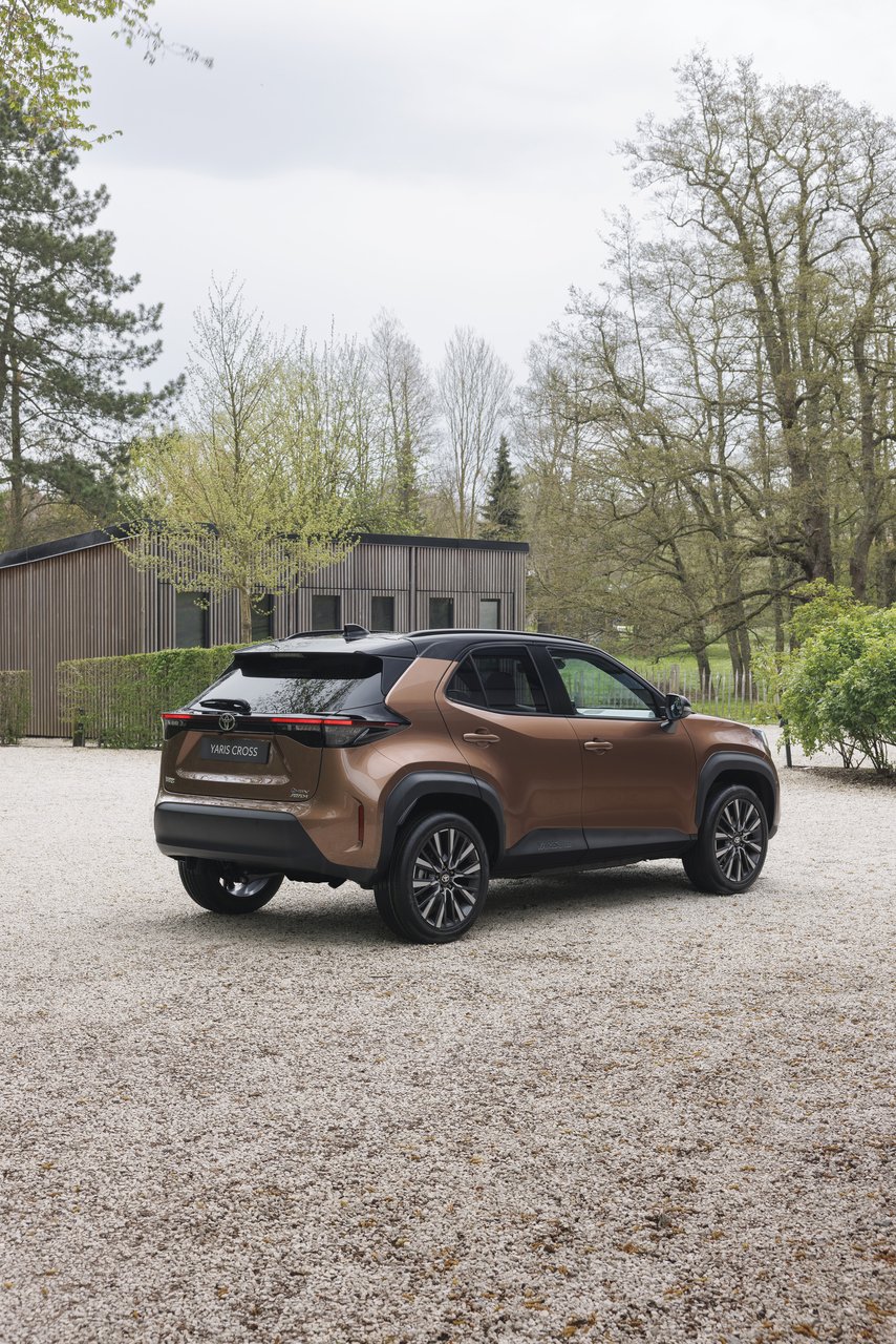 Toyota Yaris Cross - Miniature 4