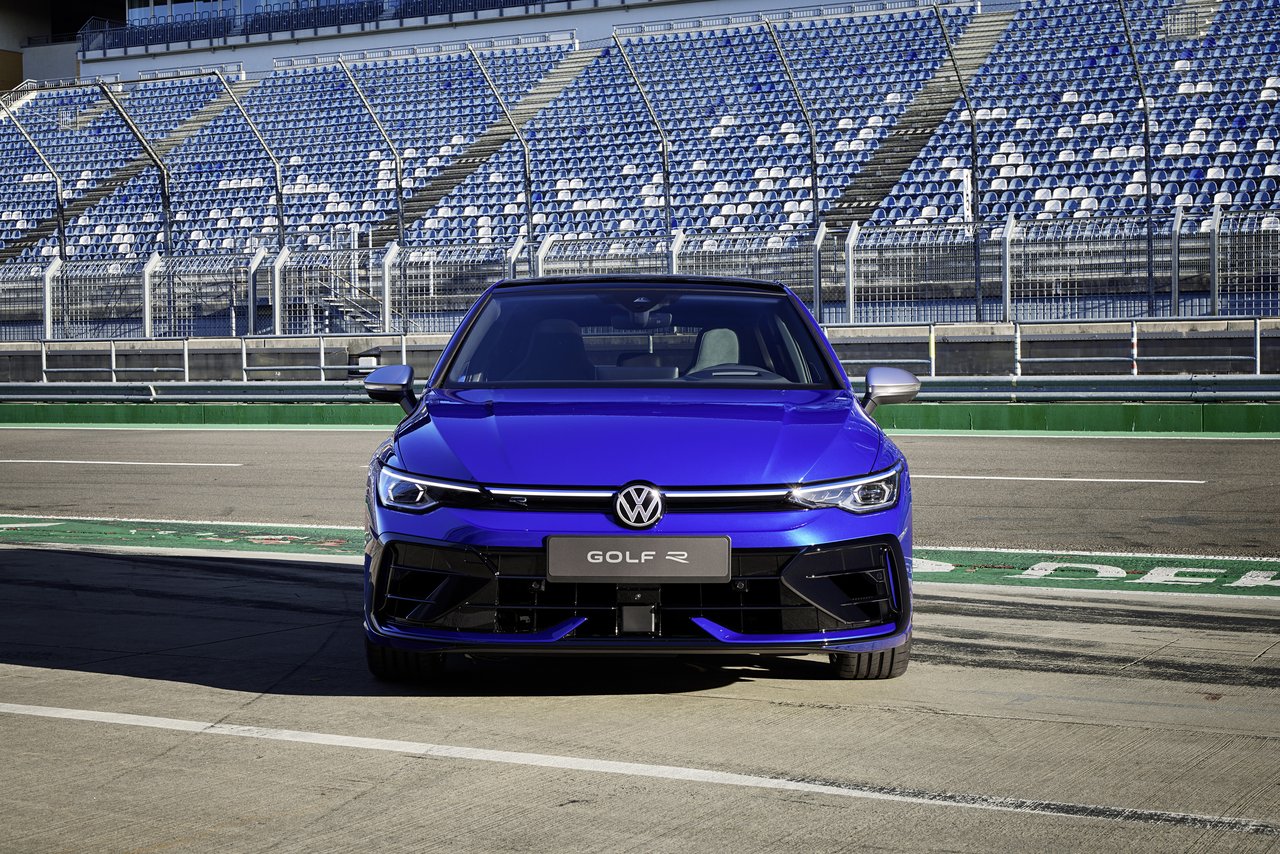 Volkswagen Golf - Miniature 2